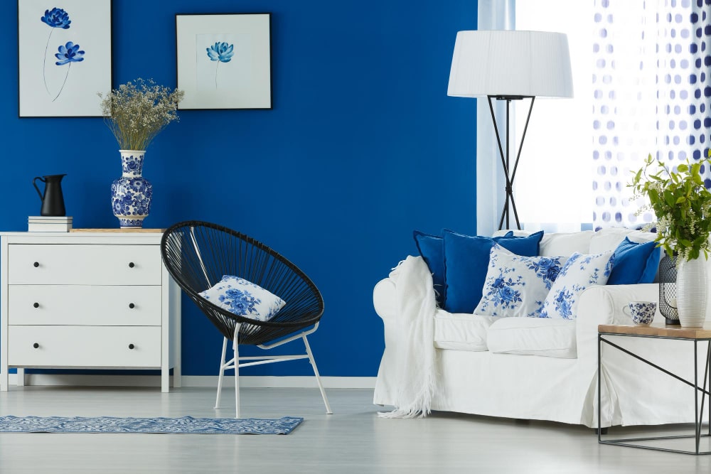 1435 min Read more about the article Blue and White Living Room: Create Your Perfect Peaceful Escape