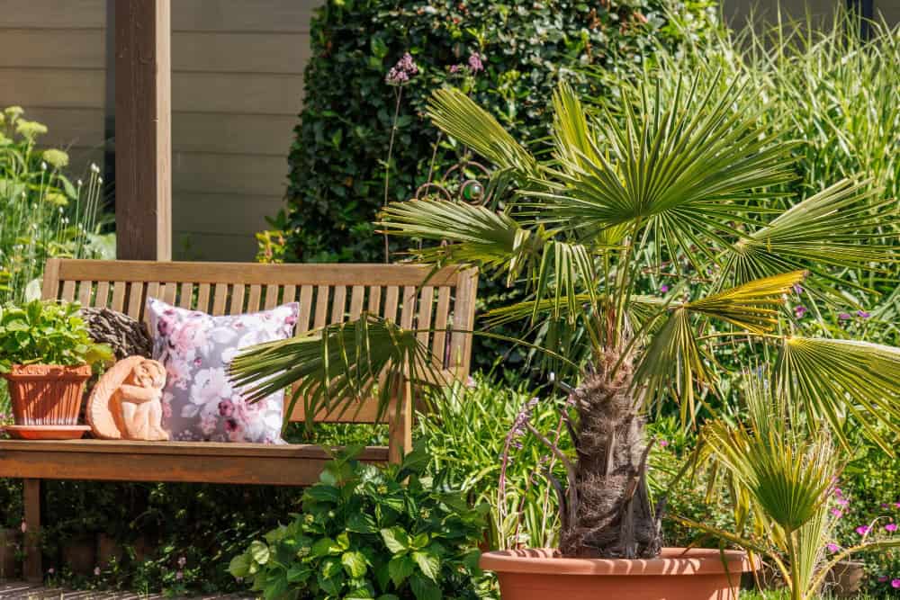 Read more about the article 15 Best Front Yard Sitting Area Design Tips and Inspiration