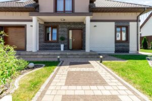 8522 1 Read more about the article 21 Creative Front Walkway Designs That Welcome You Home