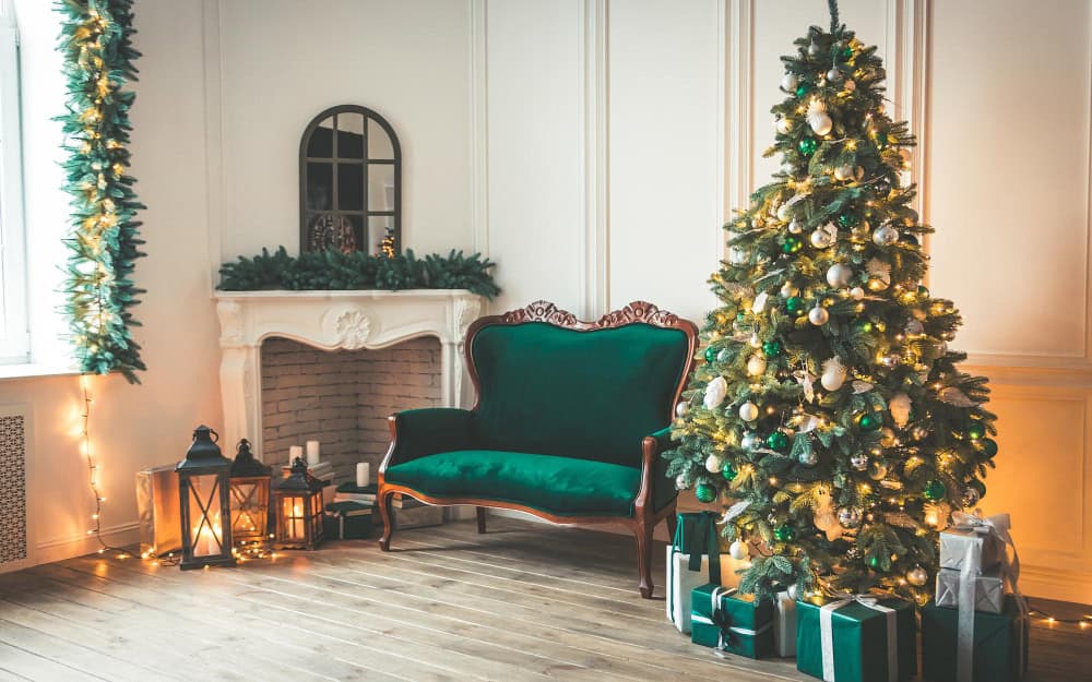 Green and Gold Christmas Tree You are currently viewing 17 Beautiful Green and Gold Christmas Tree Look